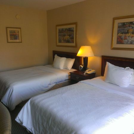 Hotel I-64 Richmond Dumbarton Esterno foto