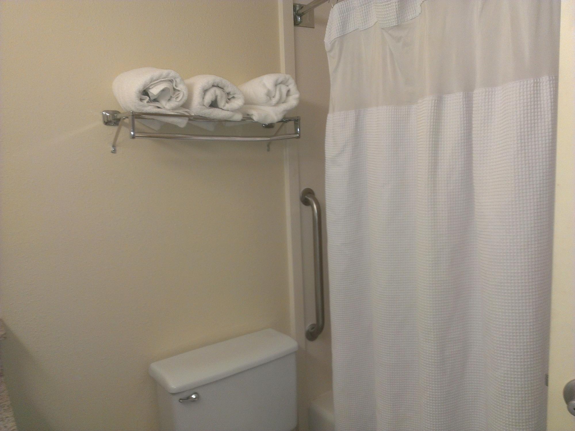 Hotel I-64 Richmond Dumbarton Esterno foto